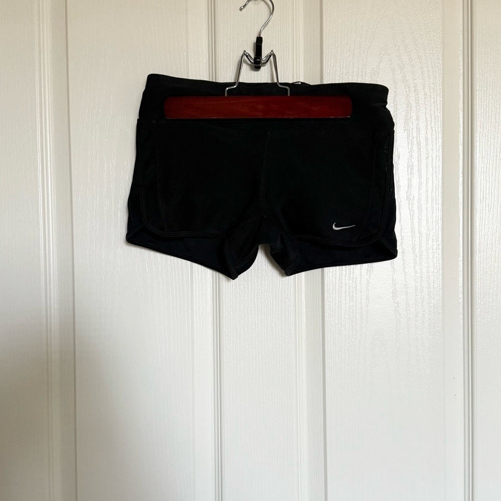 Nike: Black Performance Shorts - Size M